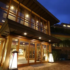 **** Ryokan Yutorelo Japan